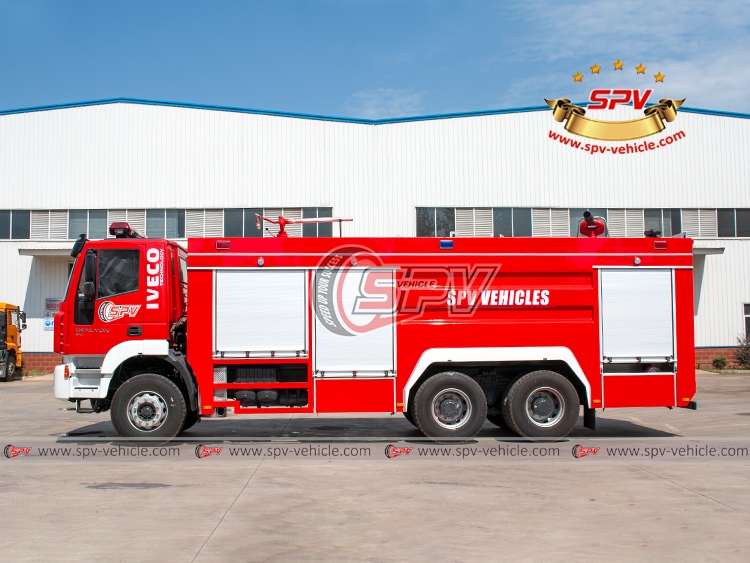 Dry Powder Water Foam Fire Truck IVECO - LS1